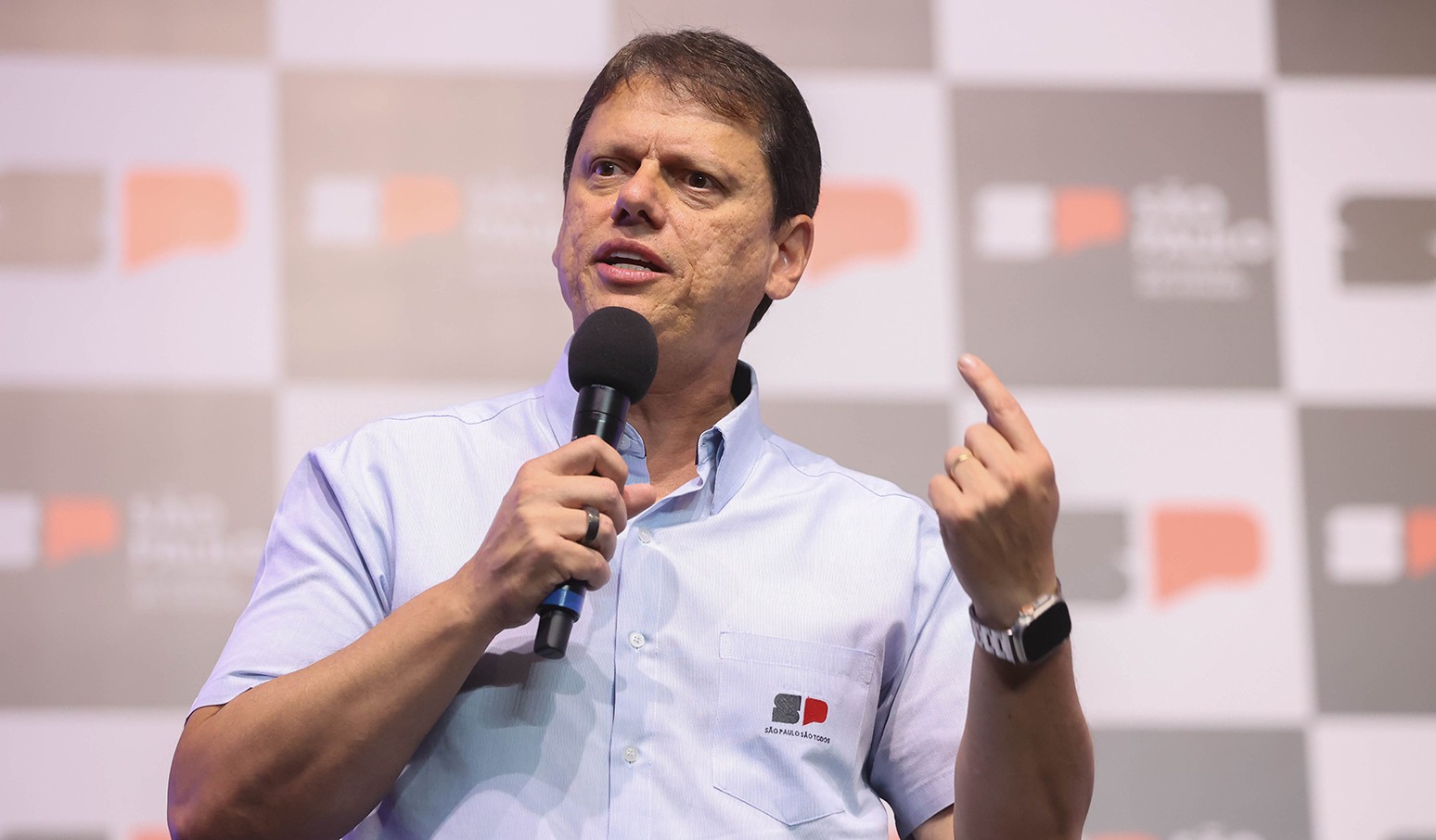 São Paulo governor courts female voters in tightening race