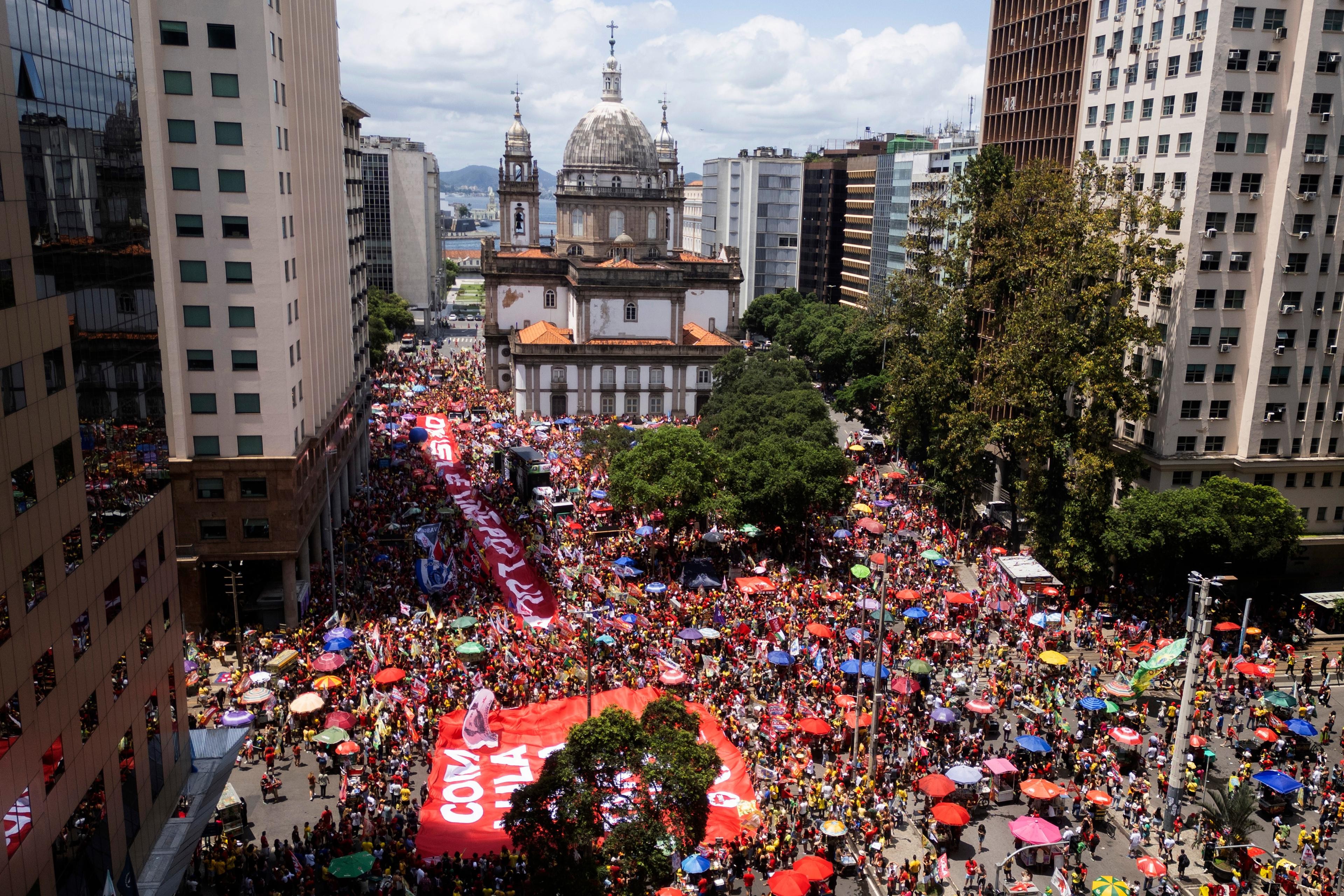 Rival camps take to Brazil’s streets ahead of presidential runoff