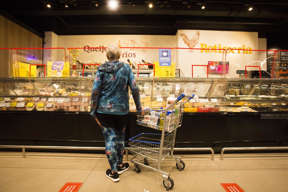 Domestic absorption, which includes household consumption, investments, and government spending, rose by 1.6% in the first quarter — Foto: Maria Isabel Oliveira/Agência O Globo