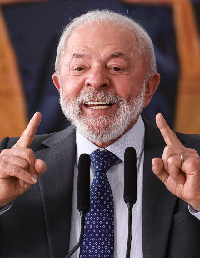 After surviving crises, Lula starts year in campaign mode