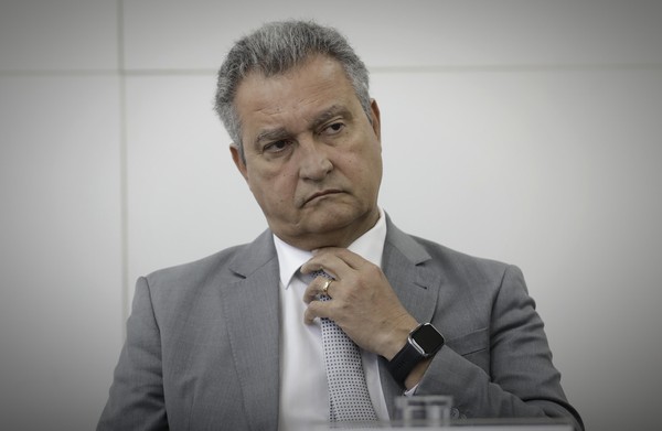Lula to veto budget earmarks, triggering clash with Congress