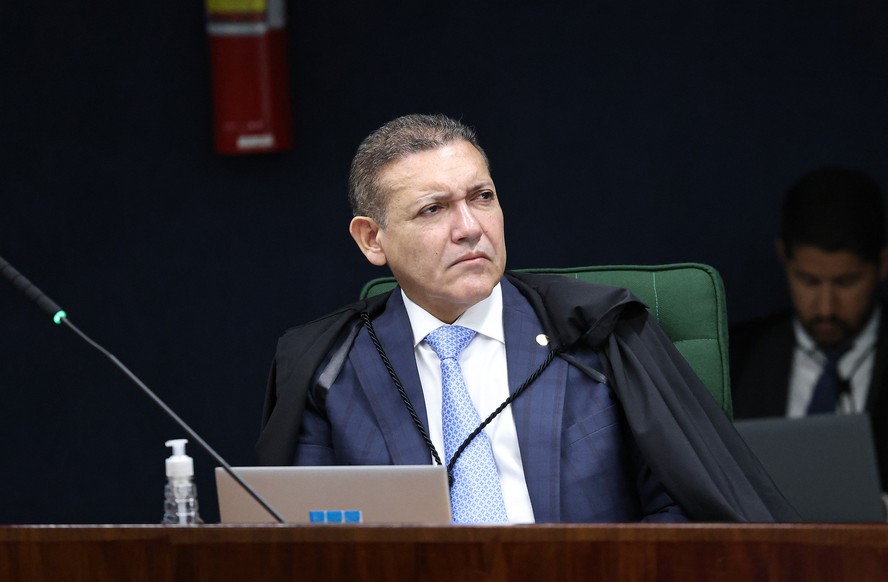 Electoral Court to review ruling blocking poll unfavorable to Flávio  Bolsonaro
