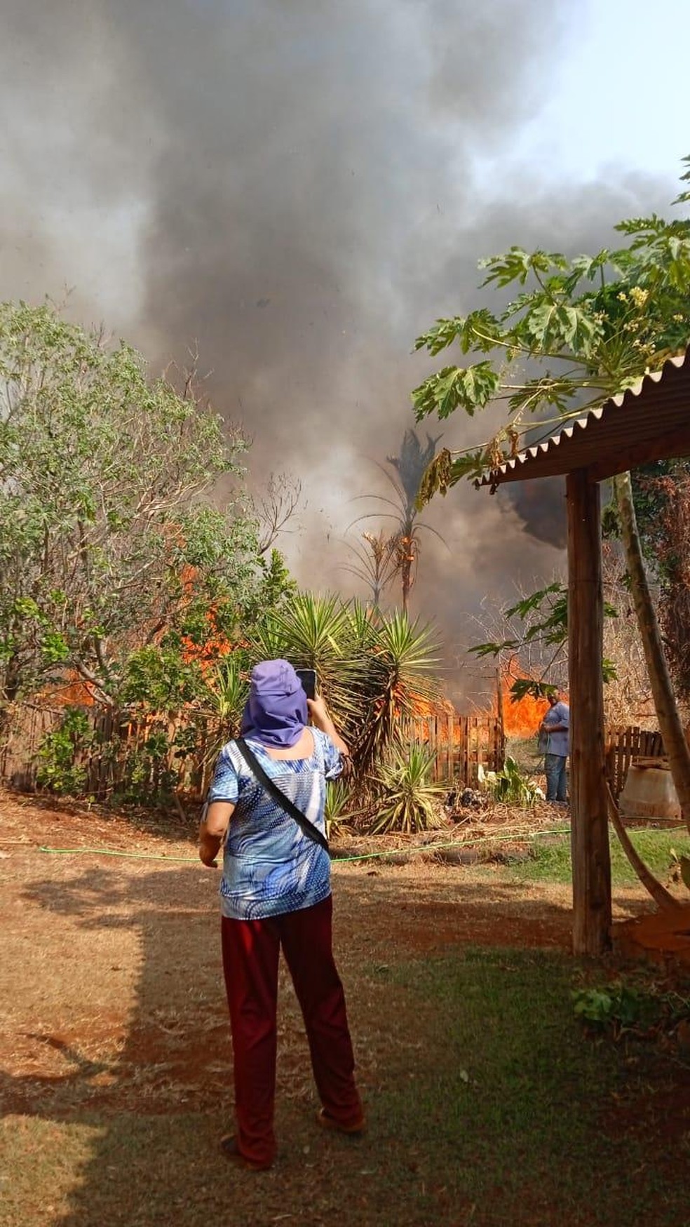 Fire on the Fazenda da Barra, owned by settlers, in Ribeirão Preto — Foto: Acervo Pessoal