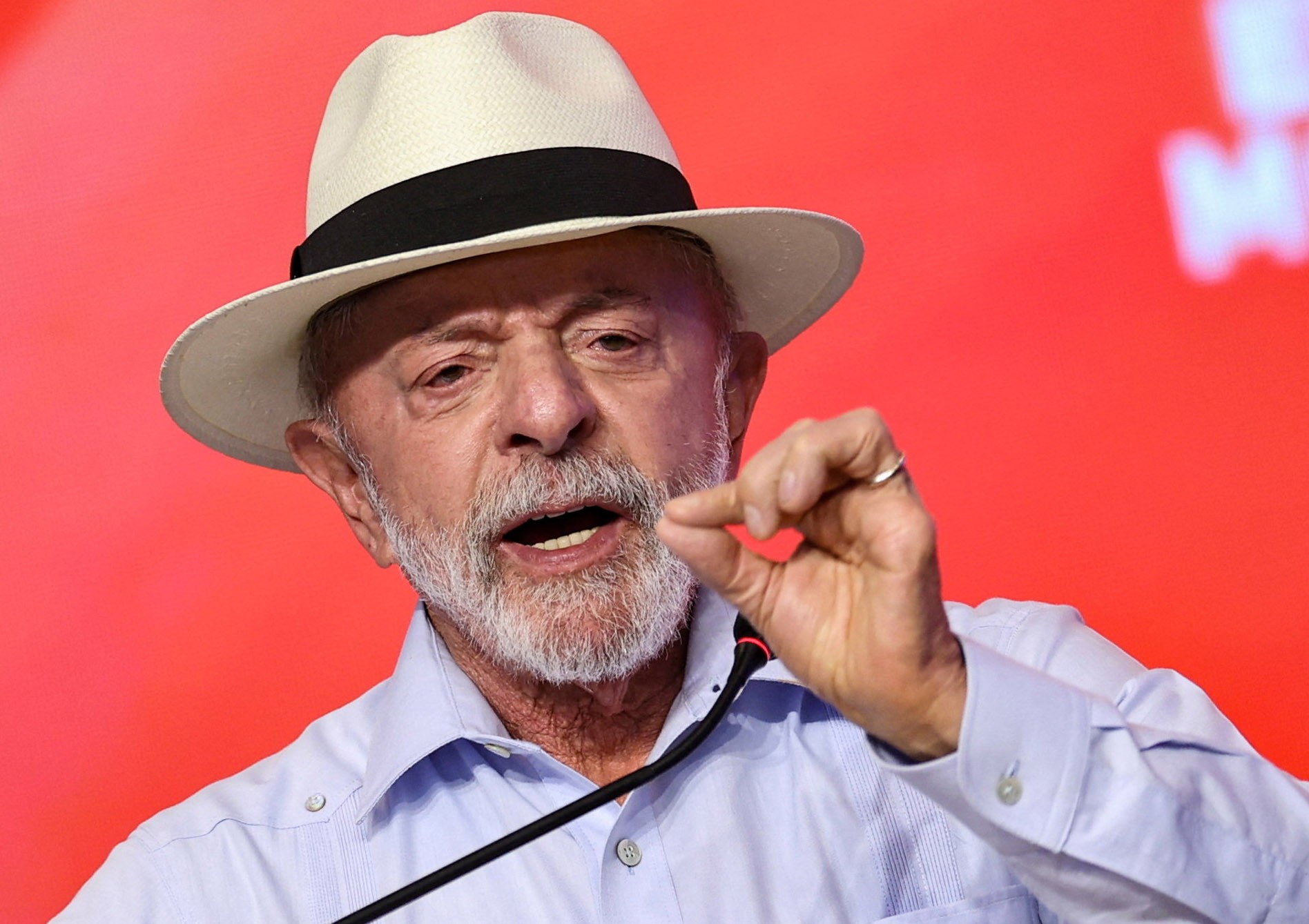 Lula shifts focus to public security amid political pressure