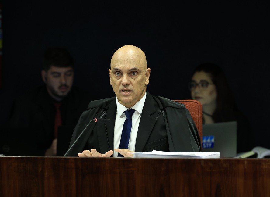 Moraes admits “hits and misses” but warns of threats to democracy