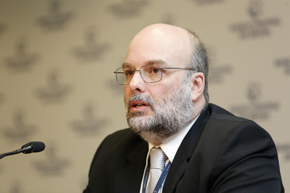 Foreign investment plummets again