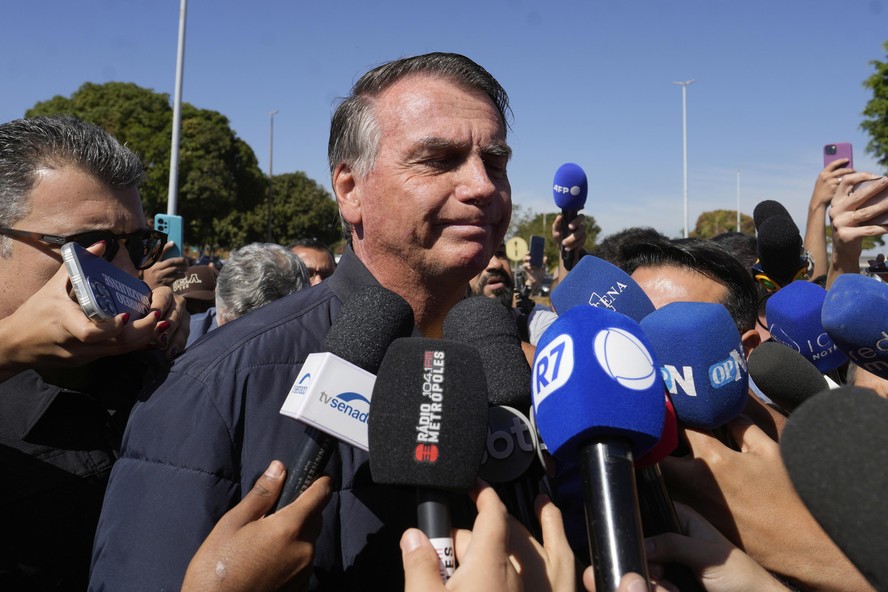 Bolsonaro calls court-ordered ankle monitor “supreme humiliation”
