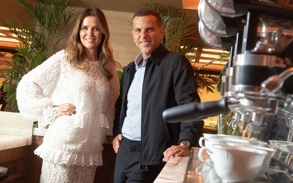 A café as a gateway to luxury