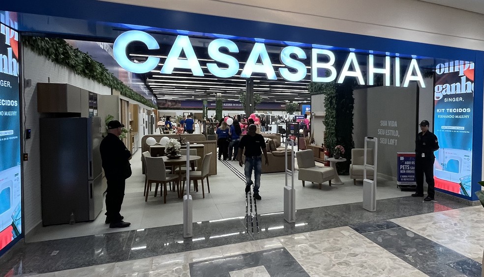 Casas Bahia report flags inventory drop, cash pressure