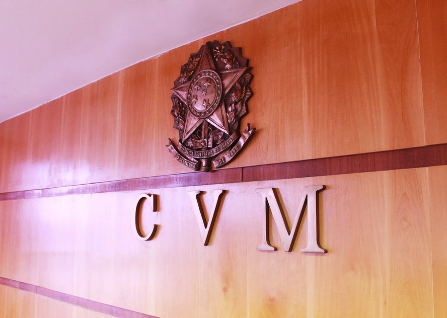 CVM may let mutual funds delay portfolio disclosure for a year