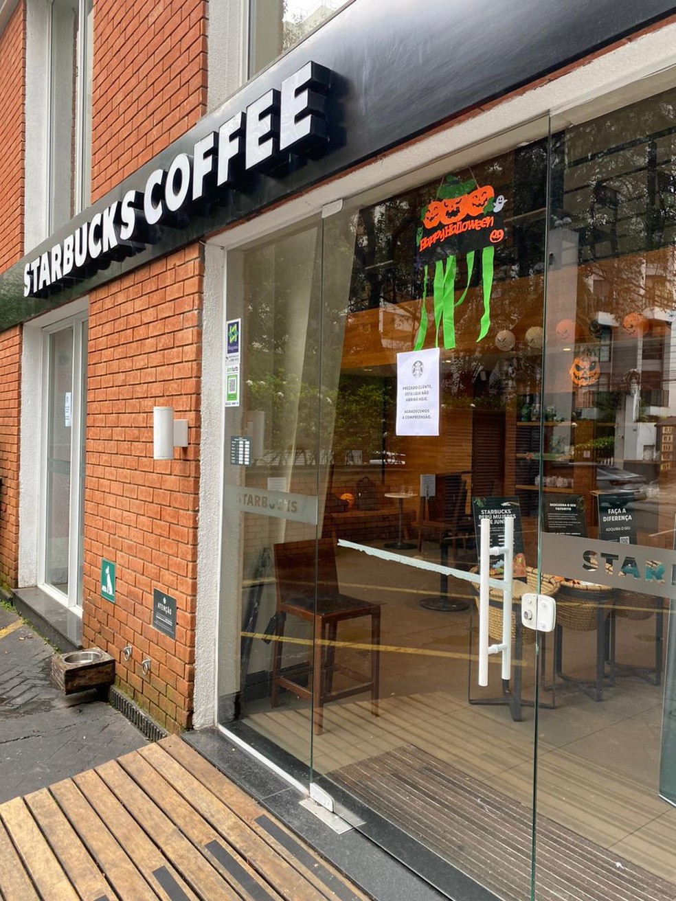 https://s2-valorinternational.glbimg.com/LBFZksFPdtuF2ERA5vVCnmDQsH0%3D/0x0%3A960x1280/984x0/smart/filters%3Astrip_icc%28%29/i.s3.glbimg.com/v1/AUTH_37554604729d4b2f9f3eb9ad8a691345/internal_photos/bs/2023/a/g/N16Cd9QpKUye9IyeYmNw/starbucks-20itaim-20fechada-204.jpg