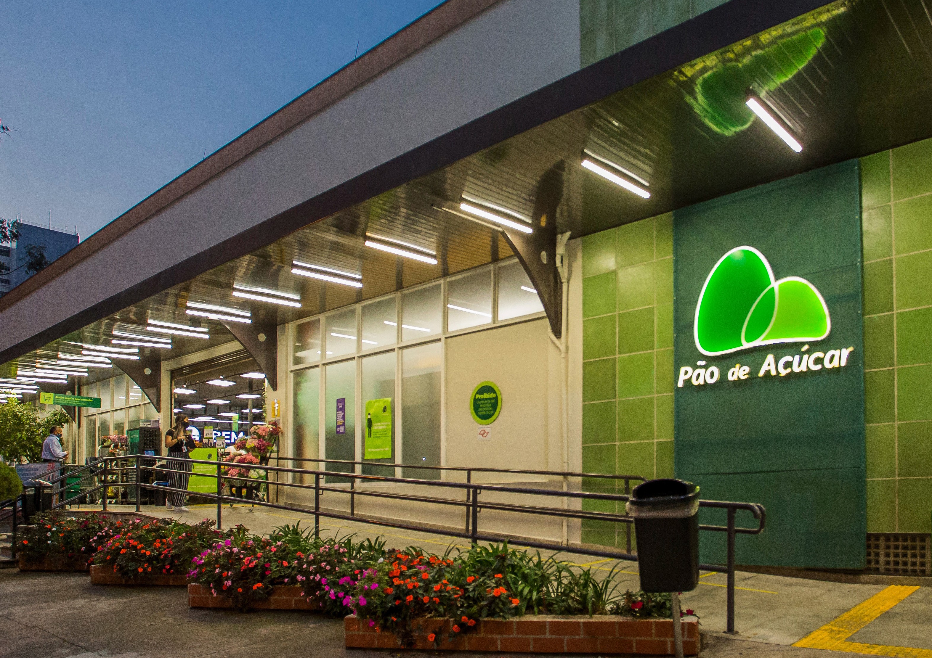 New top shareholder seeks to revive Pão de Açúcar supermarket chain