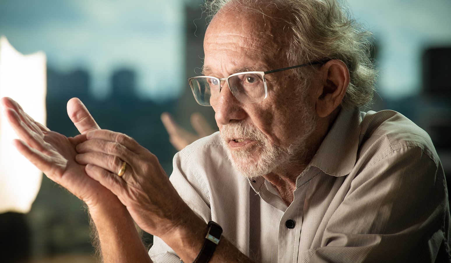 War risks oil shock that could slow Brazil rate cuts, economist says