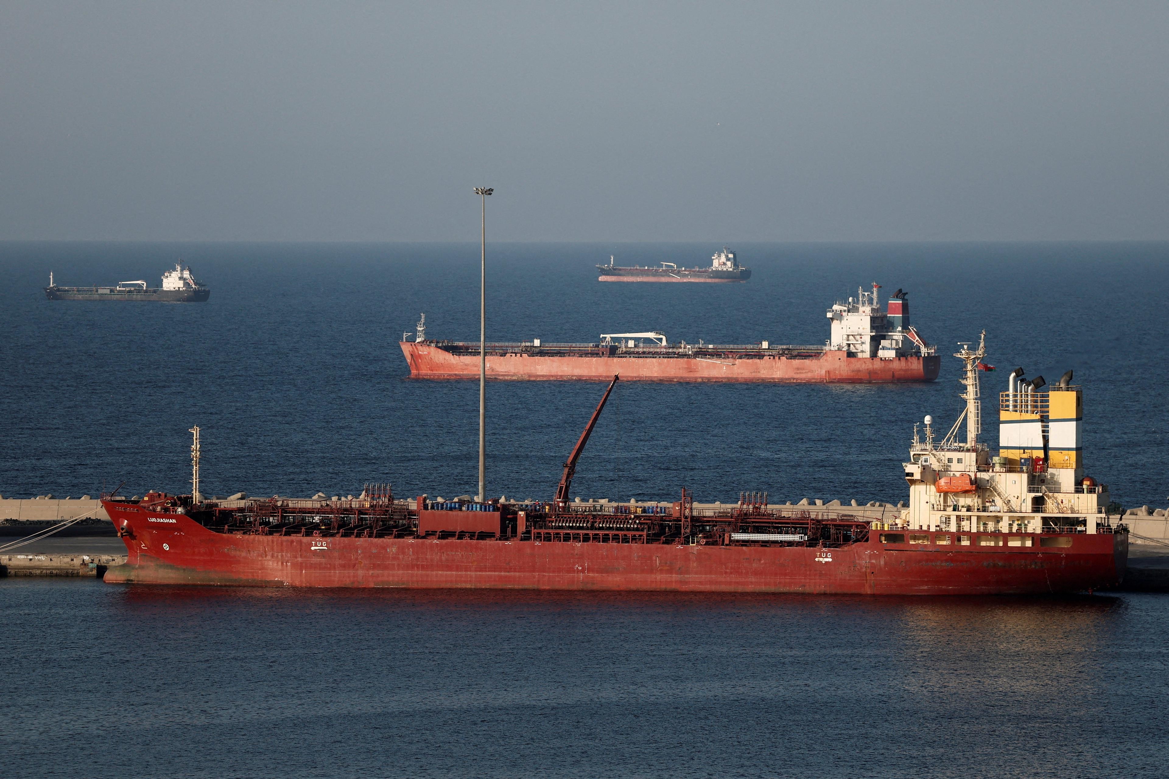 Oil surge lifts real, Ibovespa despite Middle East tensions