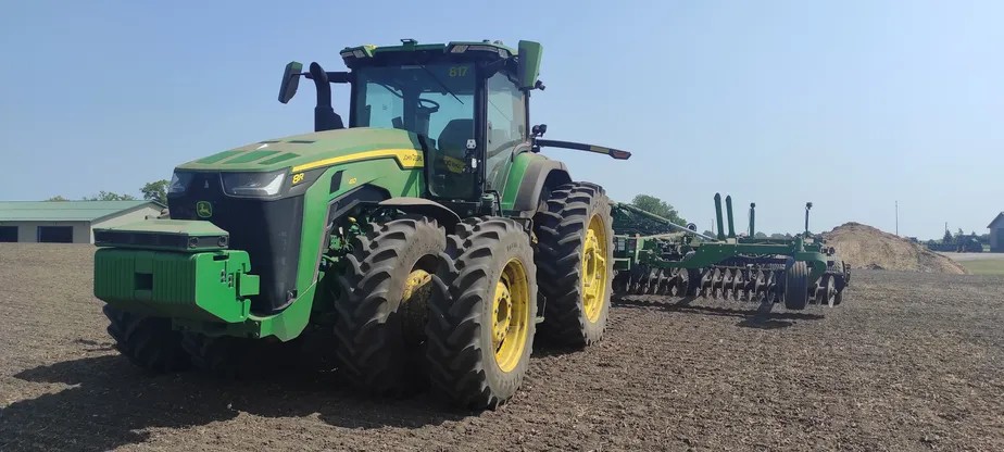 John Deere boosts dollar financing as Brazil farm sales slow