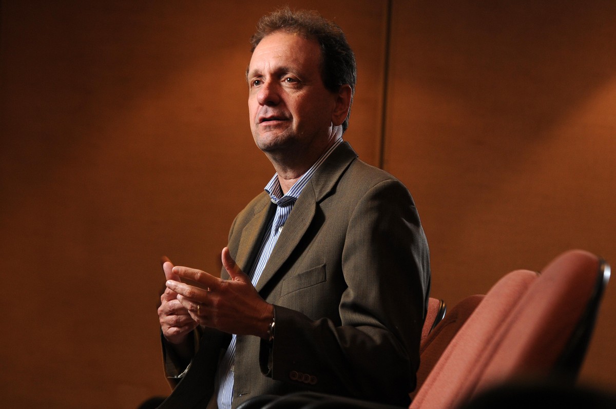 Pension funds diversify portfolio with corporate debt, real estate funds