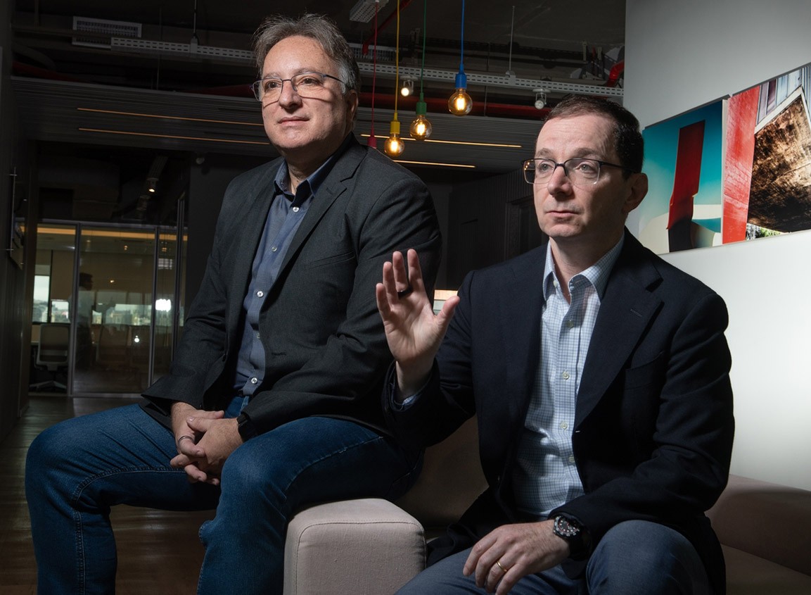 AI agents join boardroom meetings