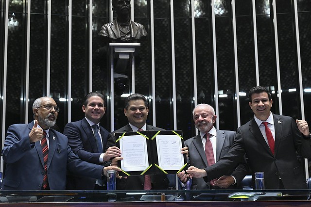 Lula says there is room to address concerns over end of six-day workweek