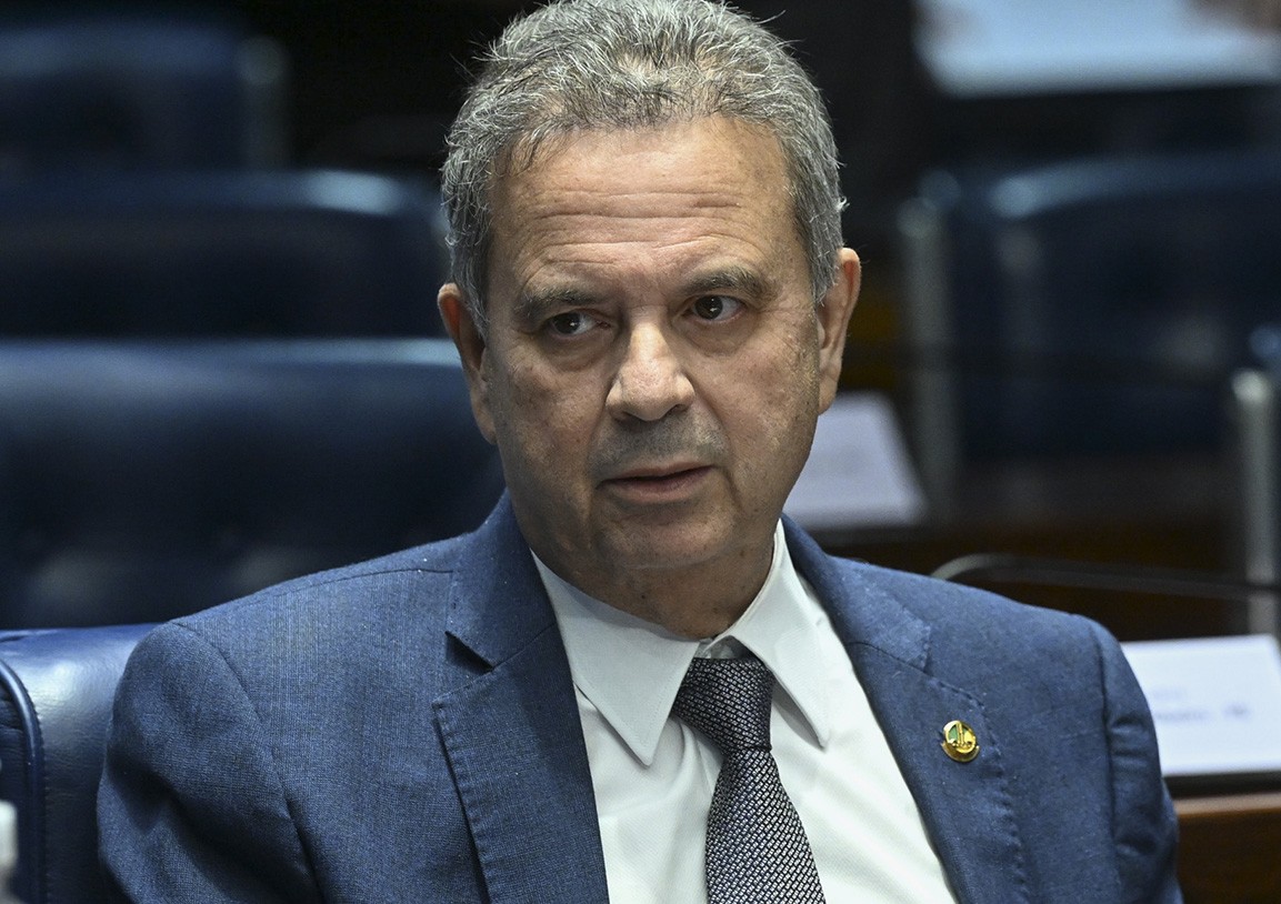 Brazil’s right struggles to unify behind Flávio