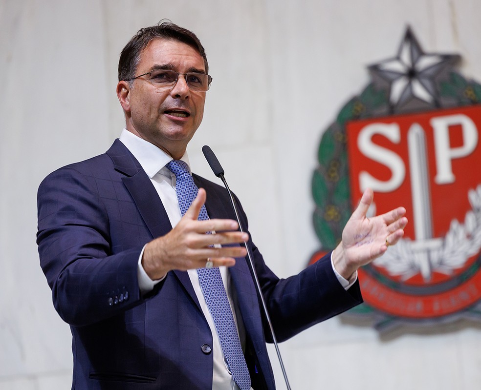 Flávio Bolsonaro seeks to formalize parties' backing