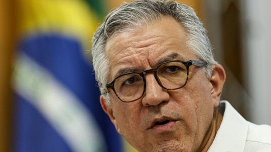 Health minister defends regulator after cleaning product recall