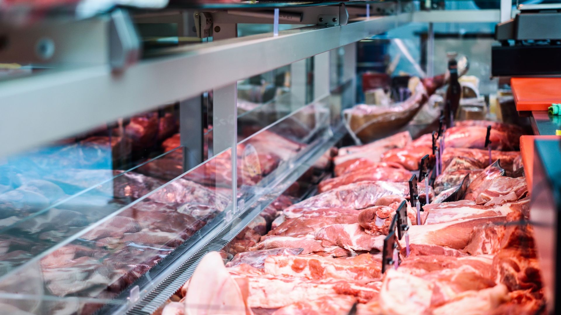 UK keeps Brazilian meat imports despite EU antimicrobial concerns