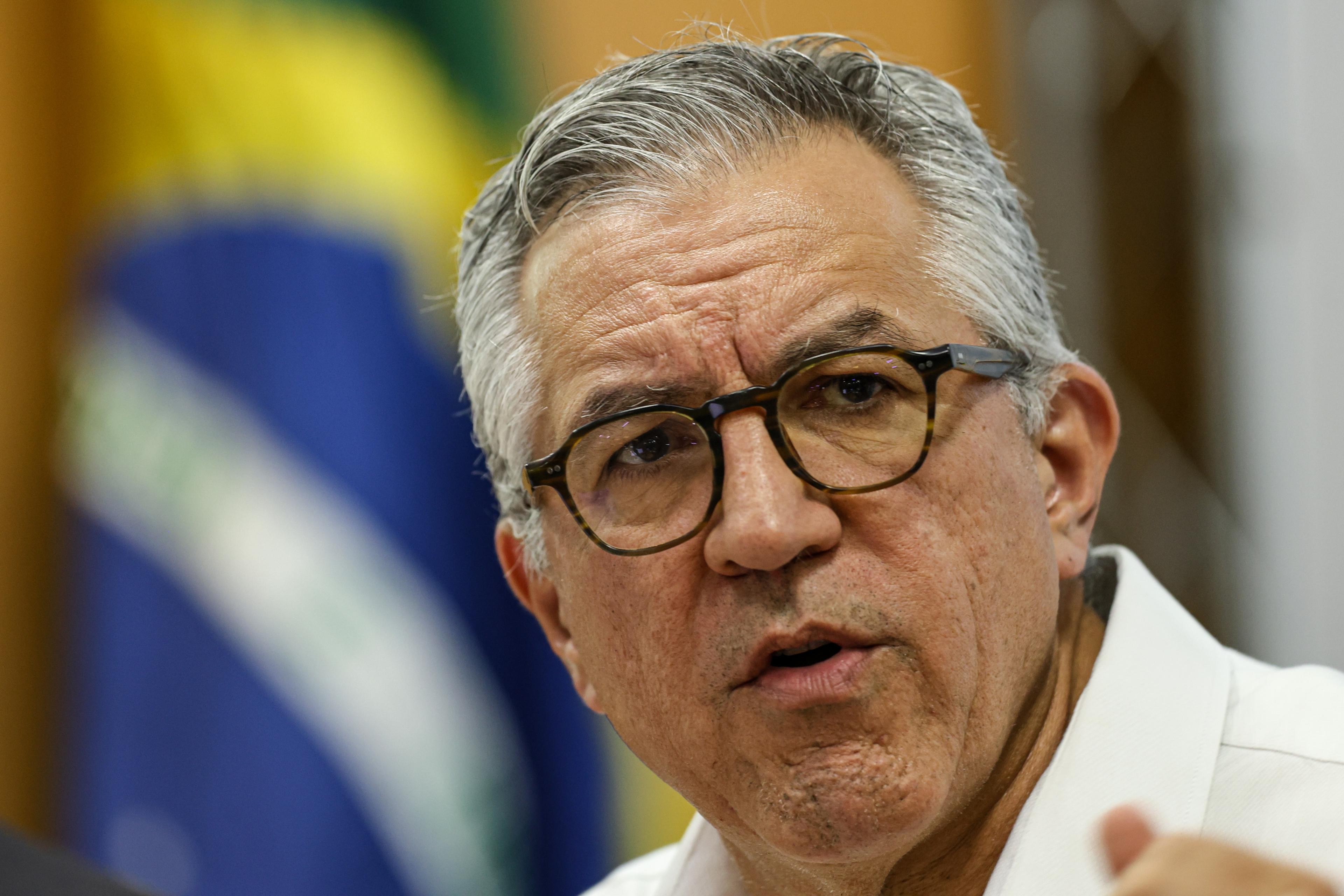 Health minister defends regulator after cleaning product recall