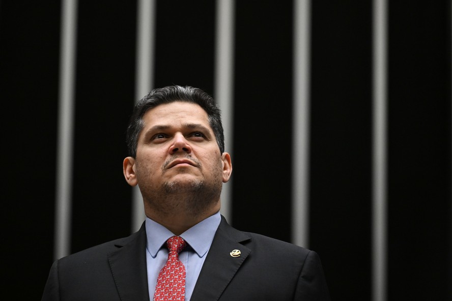 Lula seeks to ease tensions with Senate after Supreme Court defeat