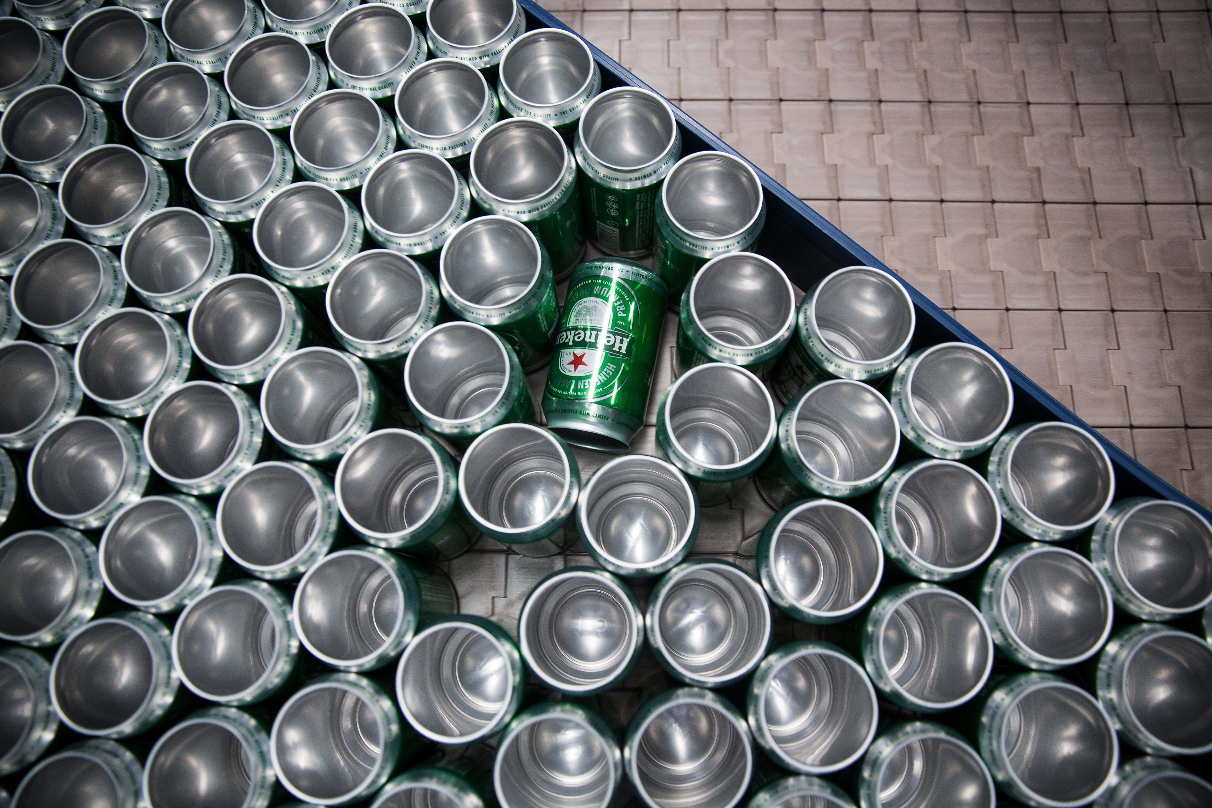 Heineken sees weak Q1 beer sales in Brazil