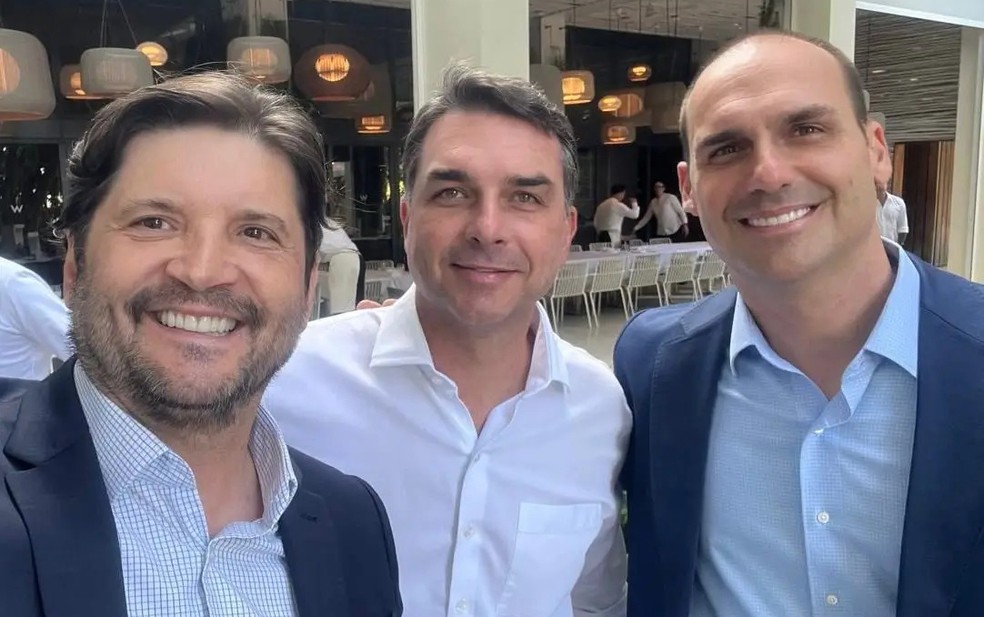 Eduardo Bolsonaro returns to São Paulo politics from afar