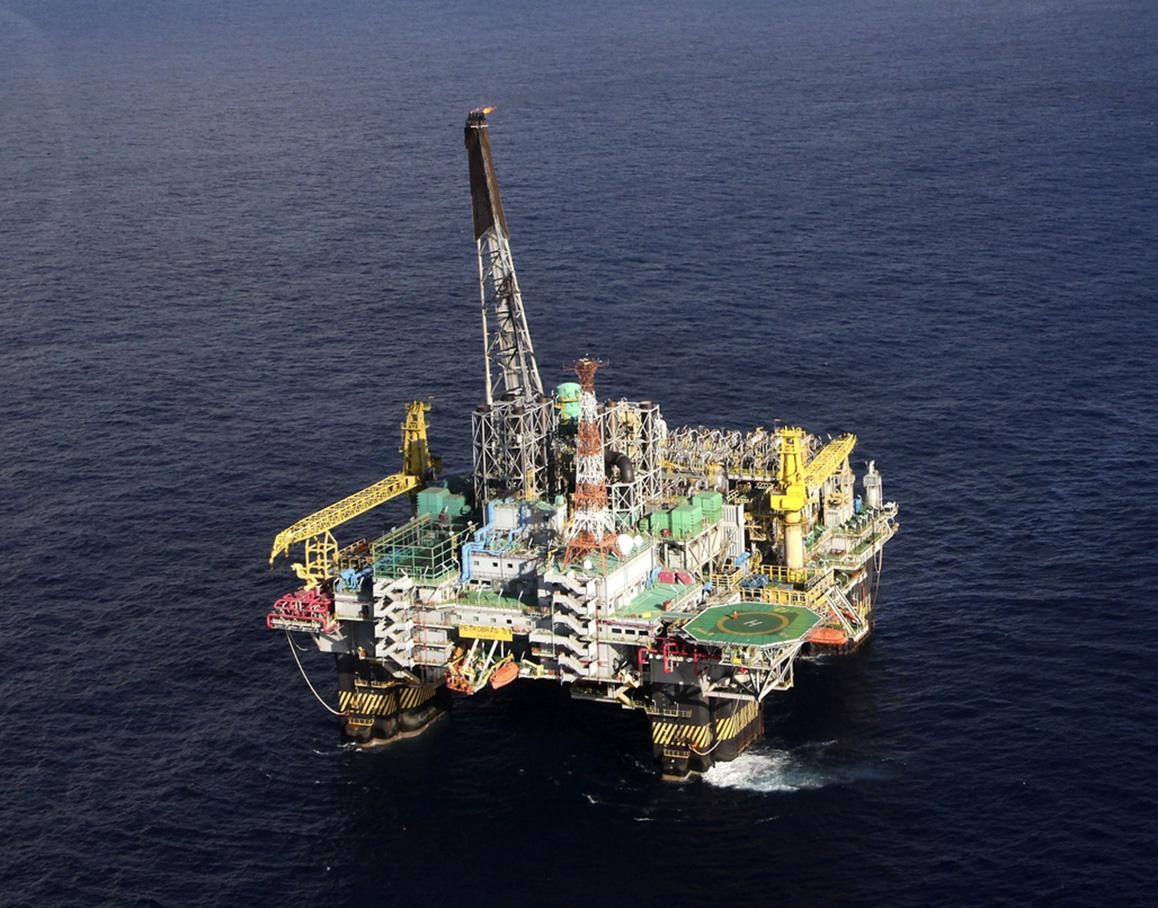 Oil exports push Brazil to trade surplus in February