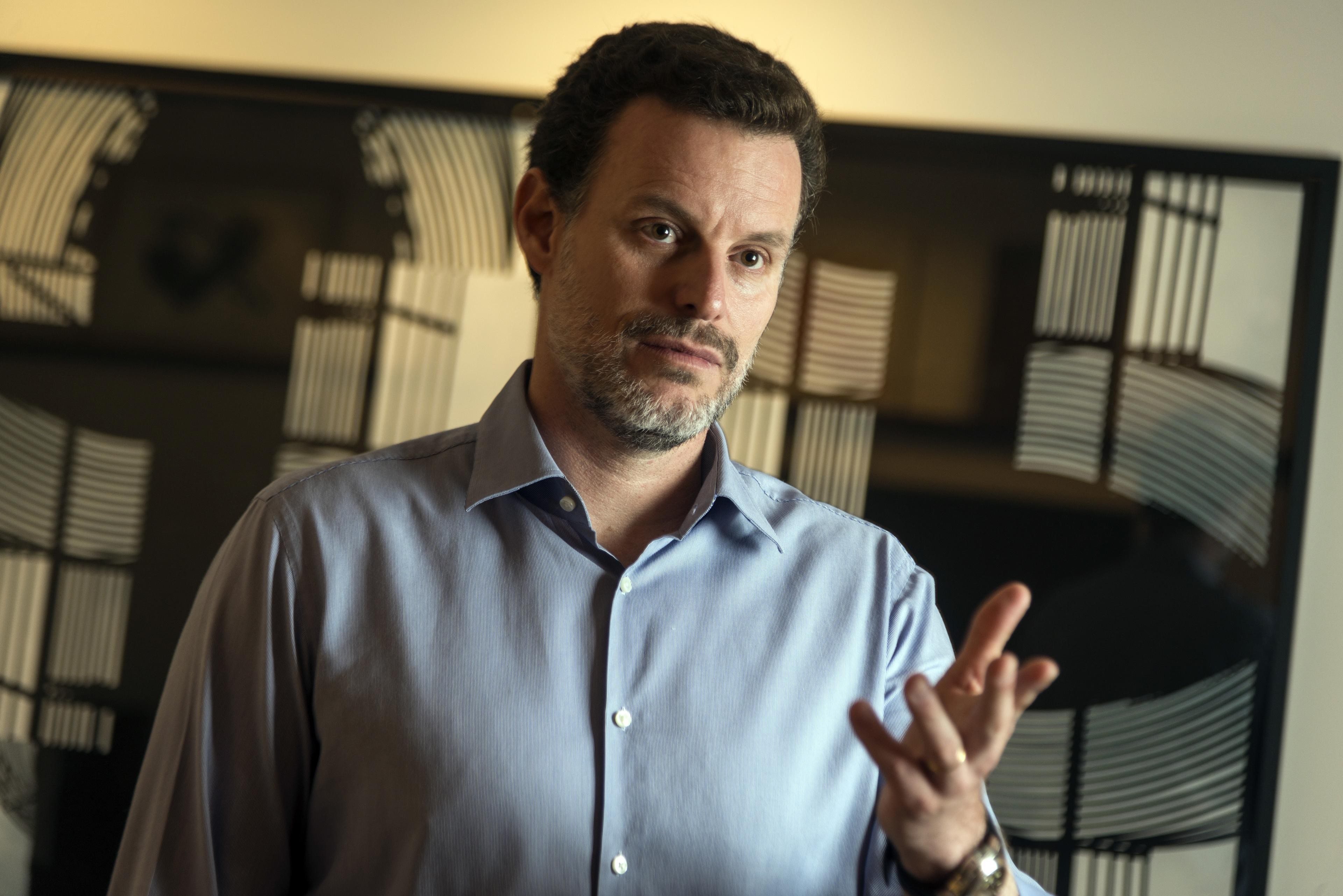 Oil shock exposes crowded rate-cut trade in Brazilian markets