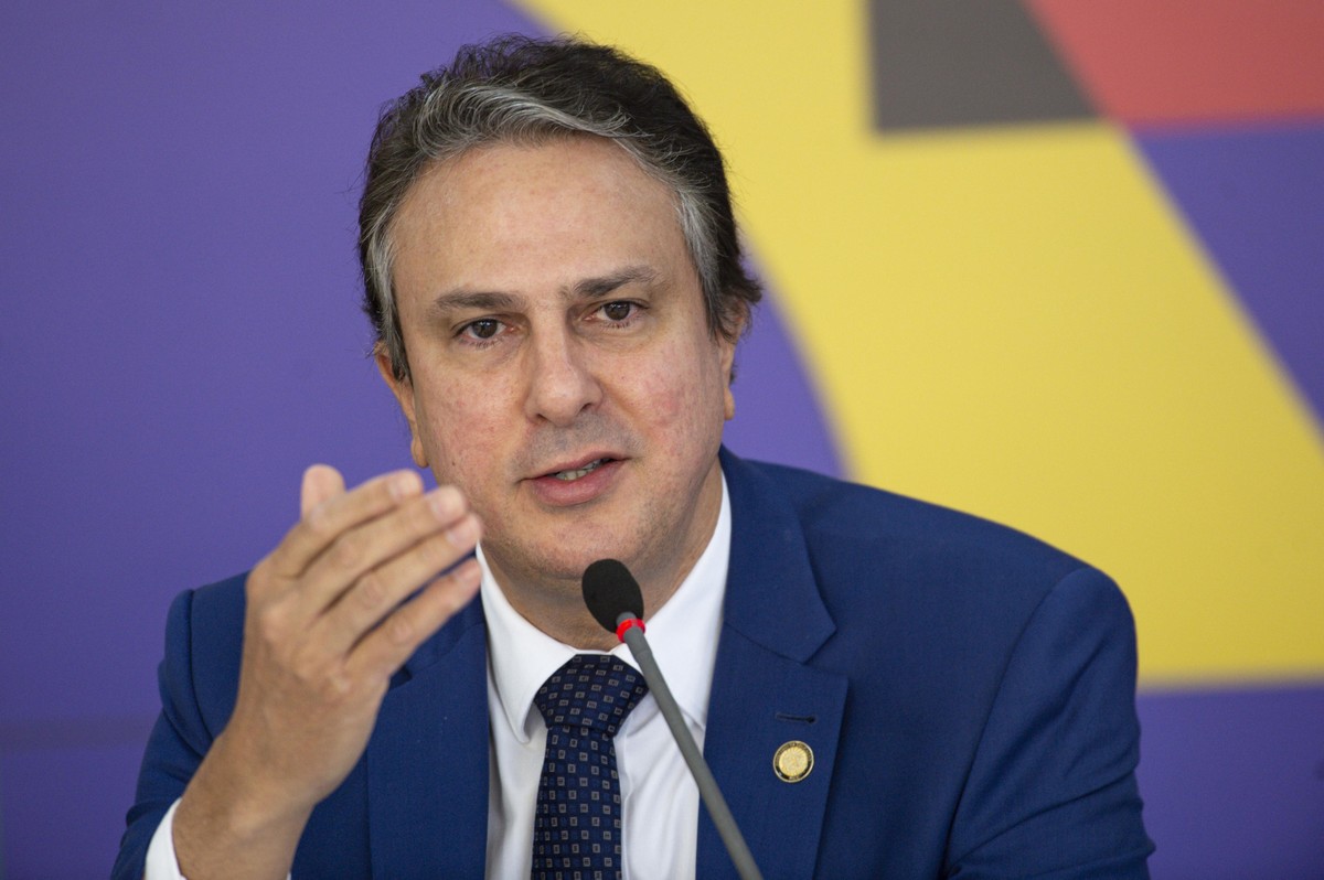 Surge in distancelearning programs worries government Business