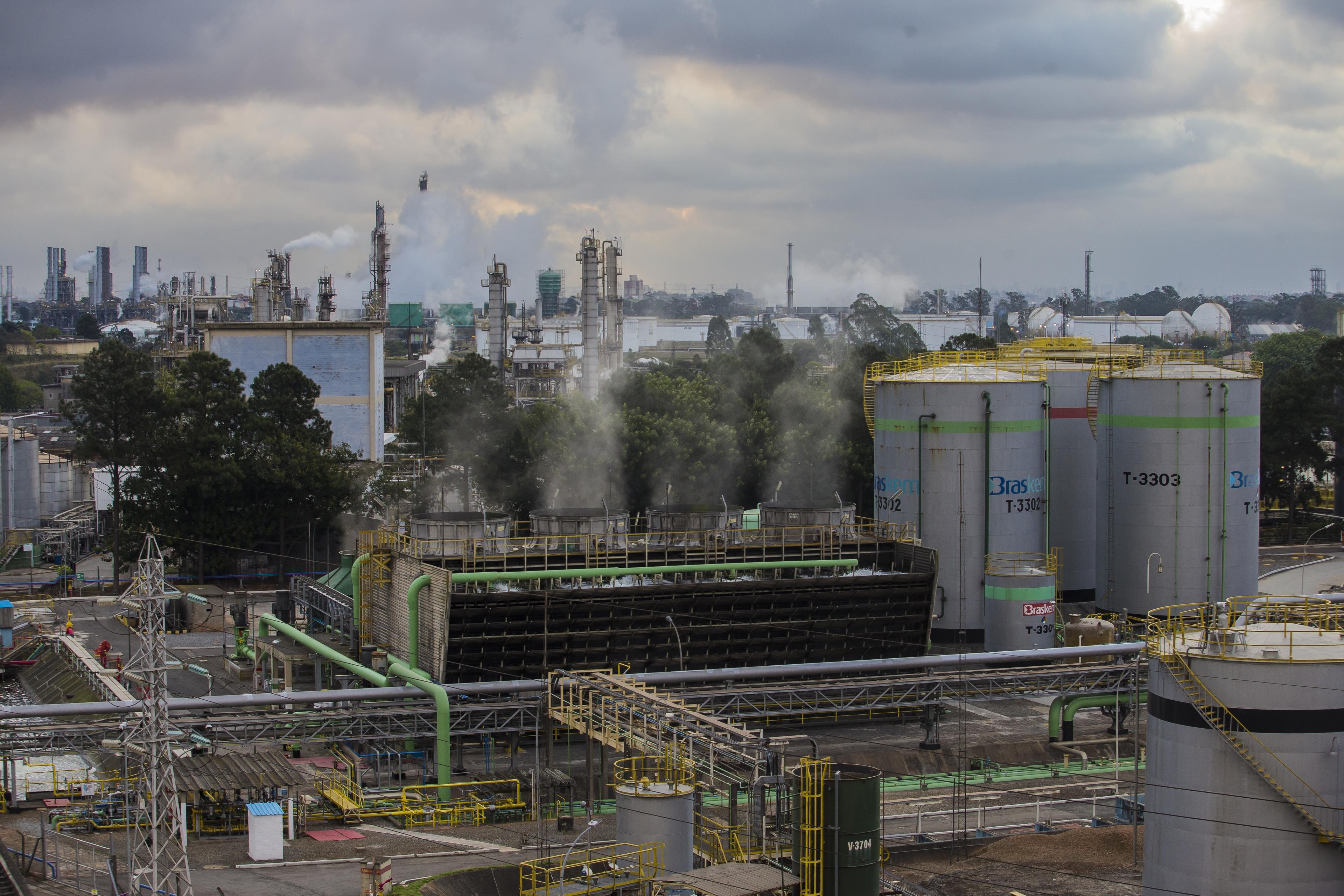 Brazil manufacturers’ confidence falls to lowest since pandemic