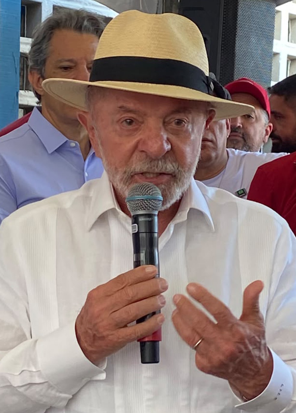 Lula faces pressure to reinvent campaign after first-round setback