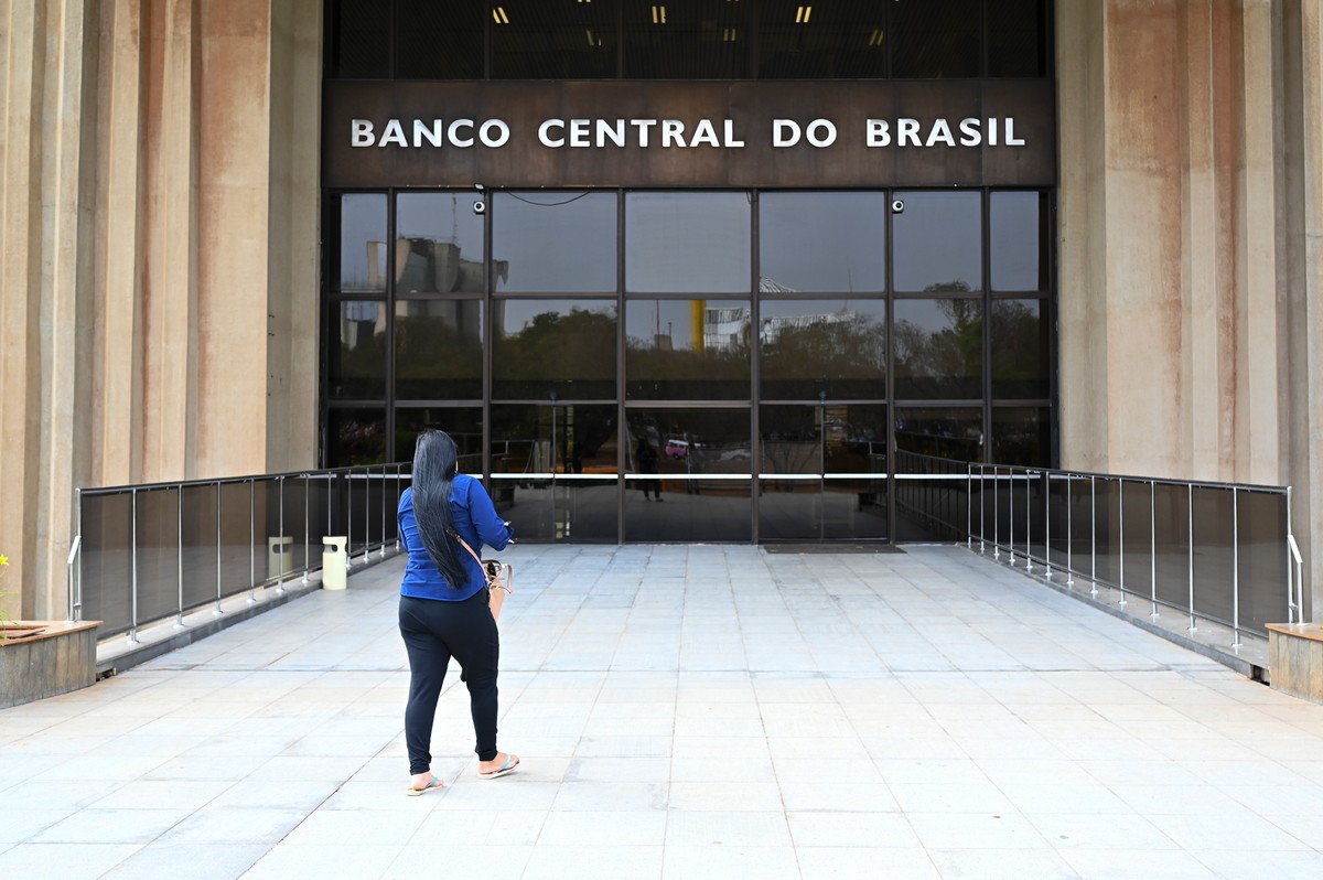 Brazil simplifies rules for foreign investors in financial markets