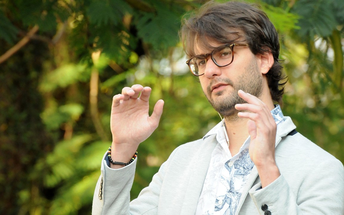 Labor market holds firm as unemployment stays near record lows