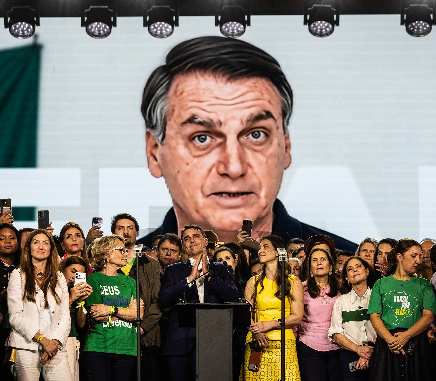Bolsonaro Faces Legal Scrutiny Over AI Video in Flávio's Campaign