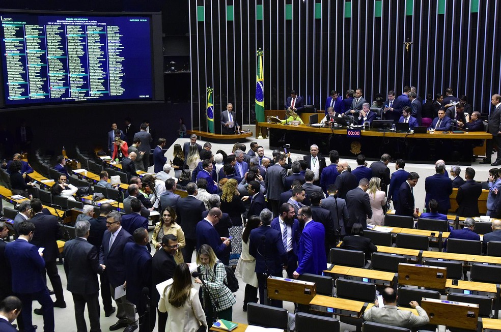 Main text of tax overhaul was passed Thursday night by 382 votes — Foto: Zeca Ribeiro/Câmara dos Deputados