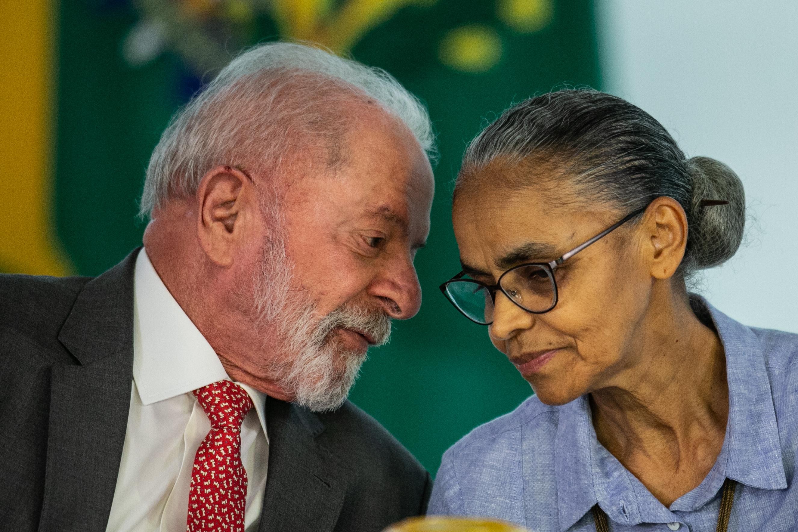 Lula fined for early campaigning in support of Senate candidates