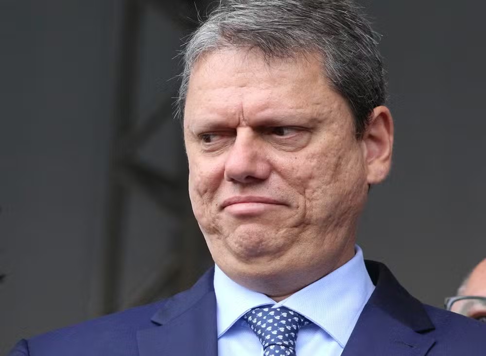 Under fire, São Paulo governor makes overtures to Bolsonaro