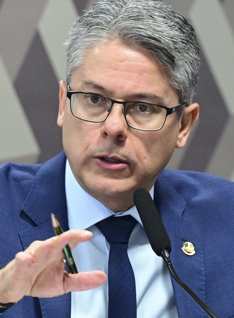 Senators gain spotlight with Master probes