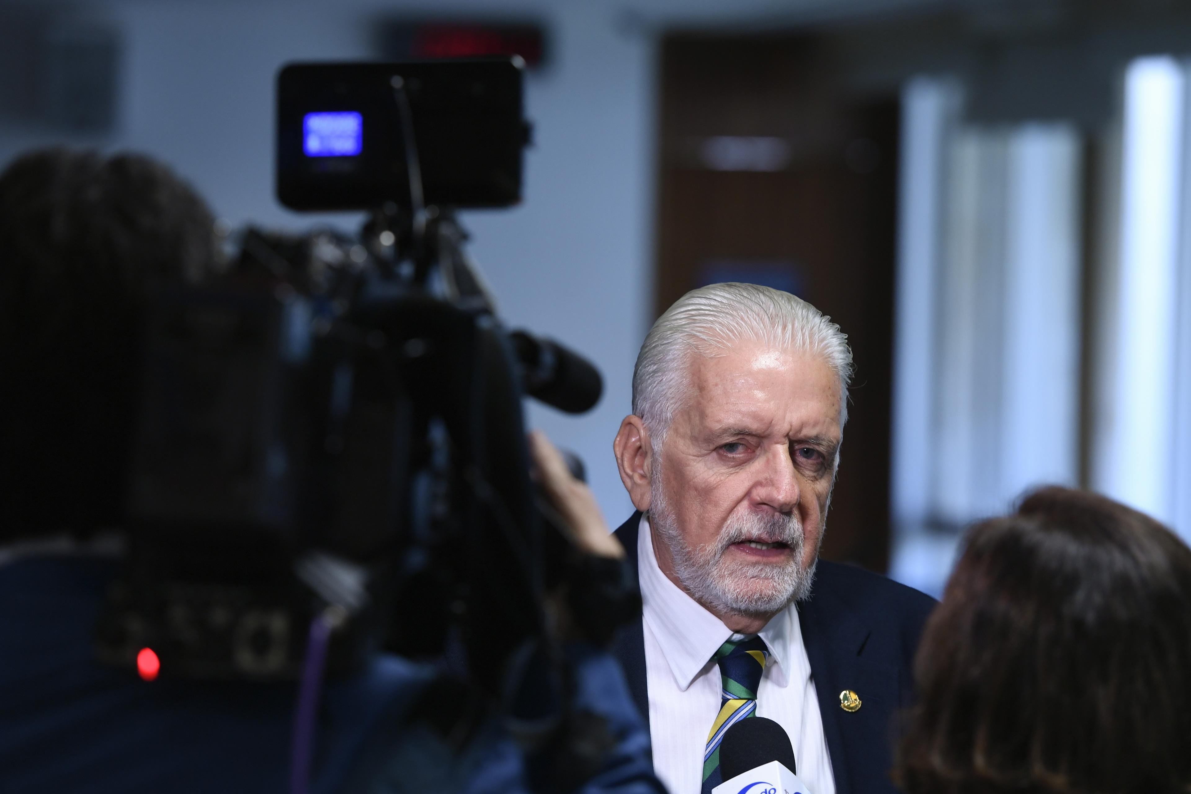 Police say government leader acted on Master-related Senate matters