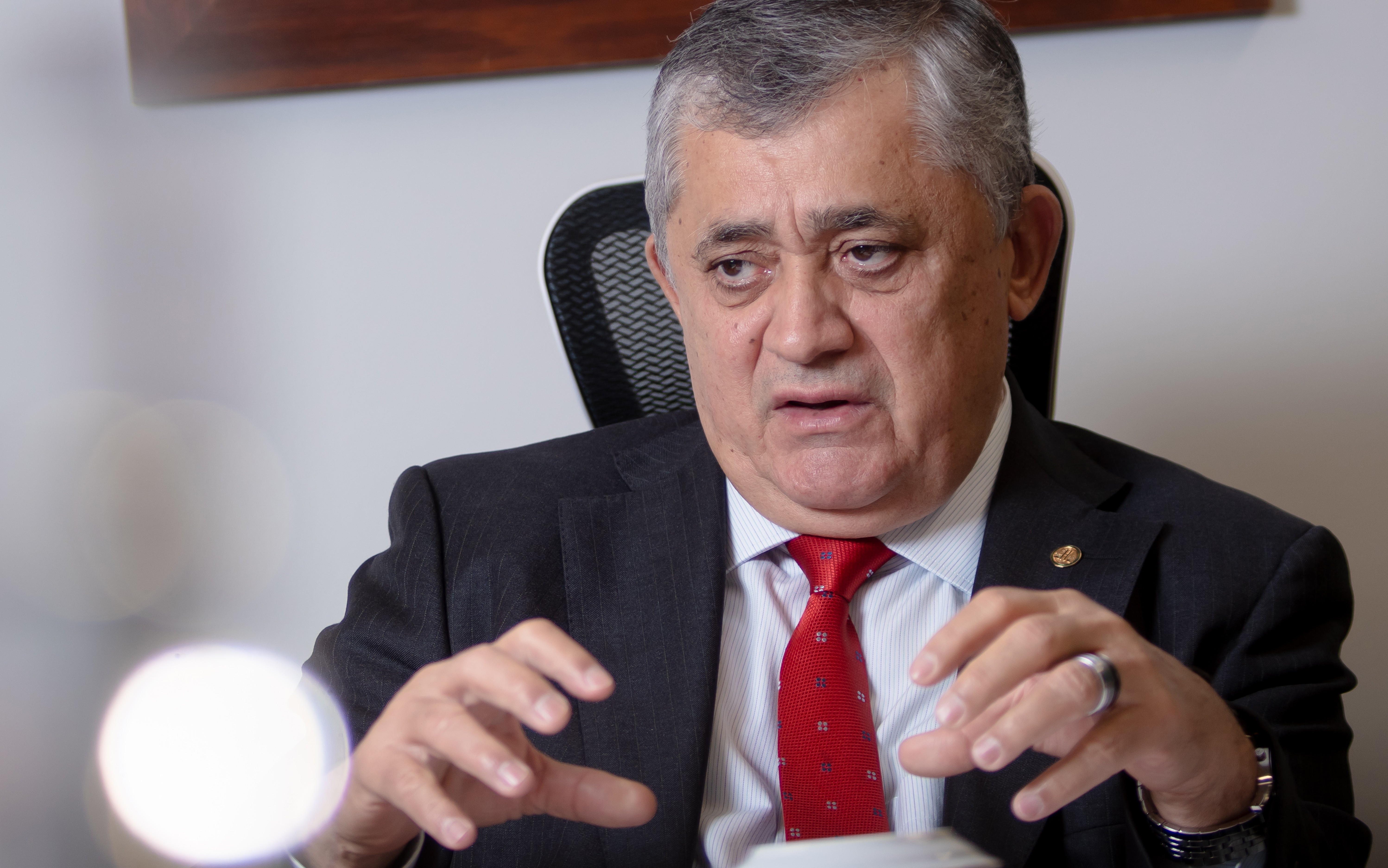 Government scrambles to block budget-busting bills