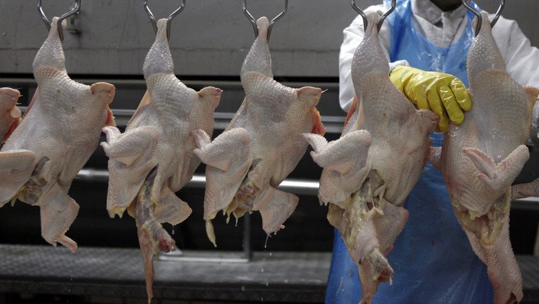 China gains relevance in global chicken trade, worrying other exporters