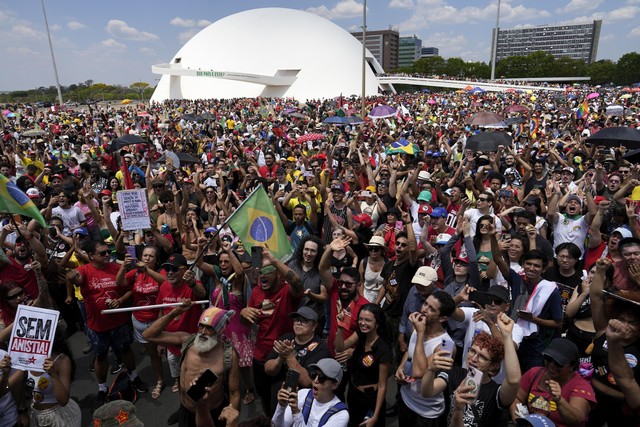 Nationwide protests target Congress, Bolsonaro
