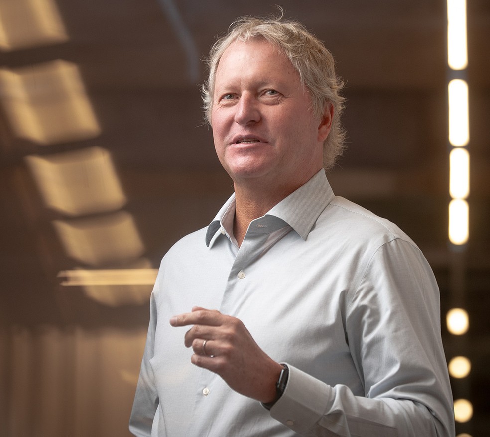 Genial considers divesting non-core assets