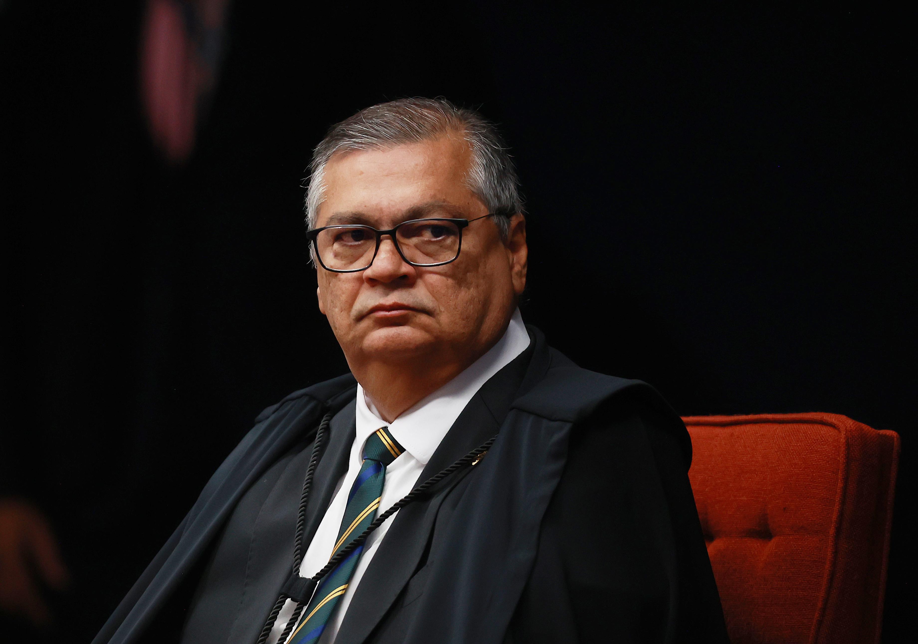 Probe reaches Lula aide, rattling re-election campaign